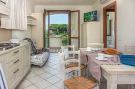 Apartment in Villetta Tina in Tuscany for Rent | Living Room with Table and Sofabed