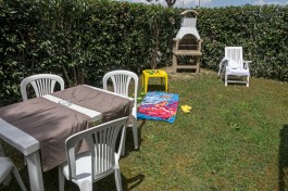 Apartment in Villetta Tina in Tuscany for Rent | Garden