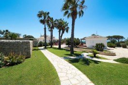 Luxury Villa Maya in Sicily for Rent |  Modica - Villa with Pool and Seaview - Garden
