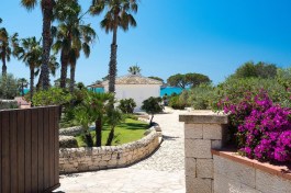 Luxury Villa Maya in Sicily for Rent |  Modica - Villa with Pool and Seaview - Gate