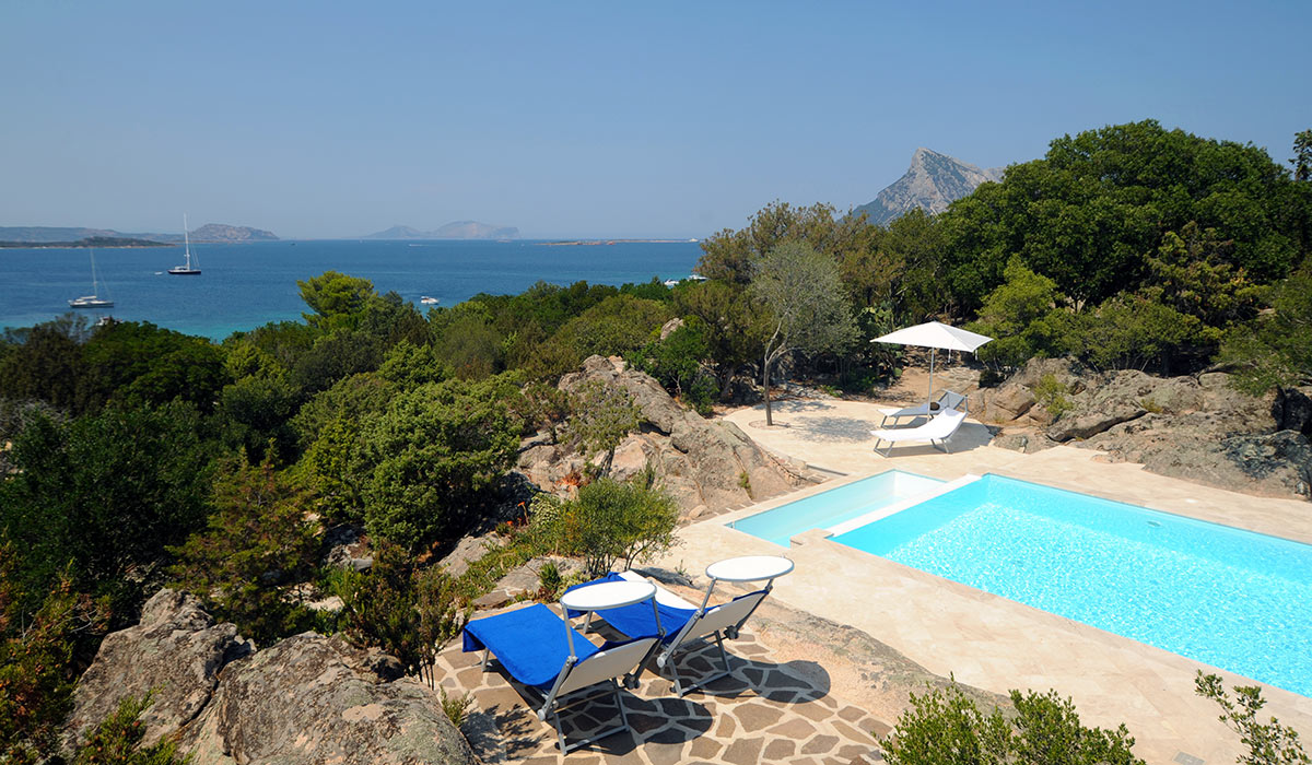 Luxury Villa Ciprea in Sardinia for Rent | Villa with Pool and Seaview